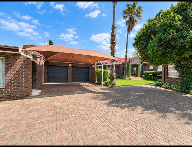4 BEDROOM HOUSE FOR SALE IN THREE RIVERS EAST